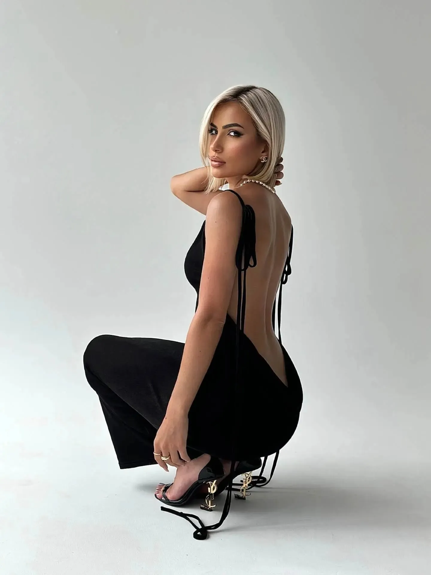 Backless Strap Velvet Midi Dress