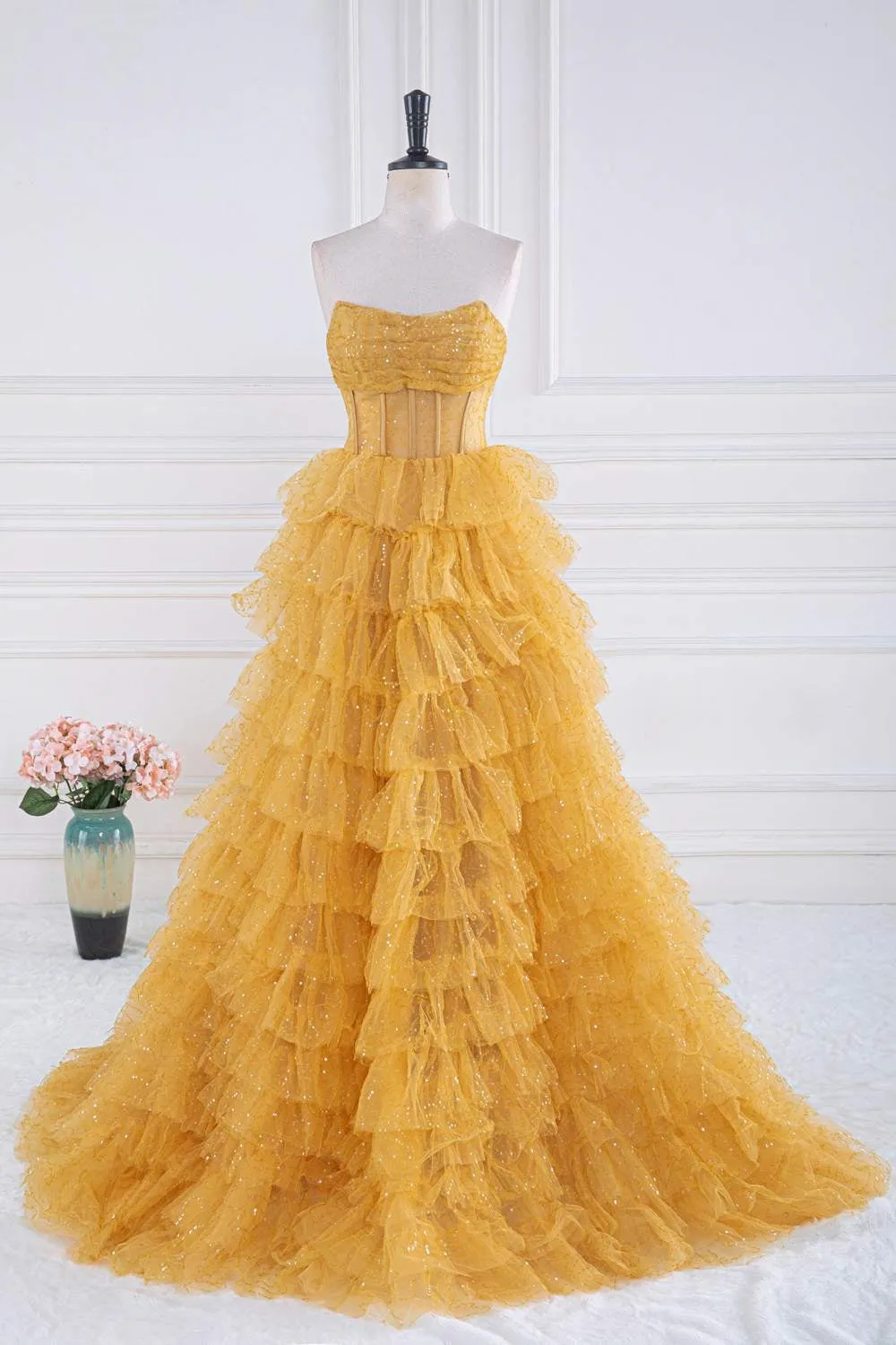 Layers Tulle Yellow Prom Dresses With Ruching Bodice