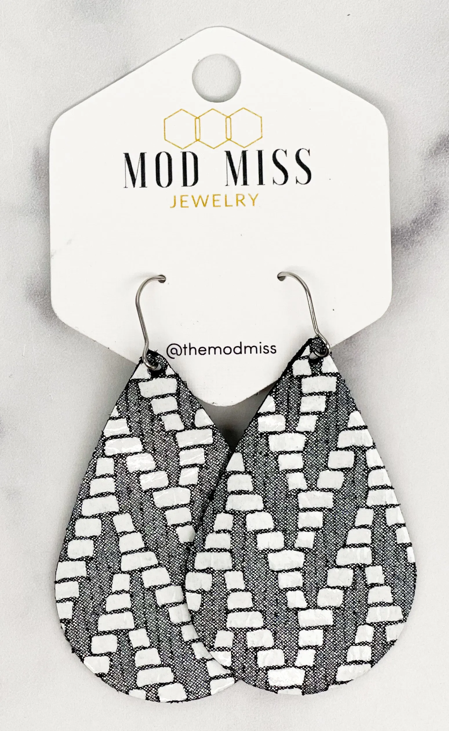 Leather Teardrop Earring "Chevron Black & White"