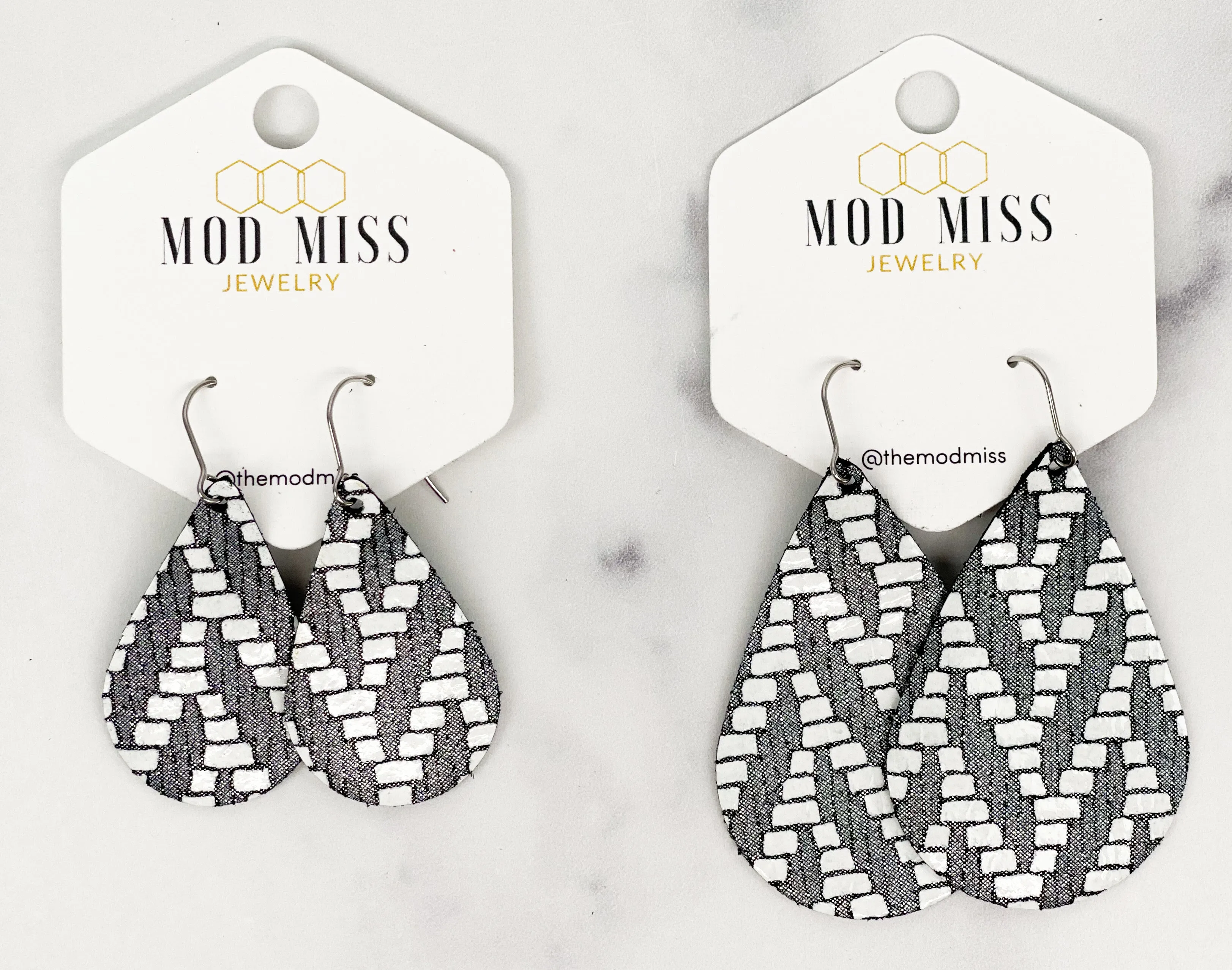 Leather Teardrop Earring "Chevron Black & White"