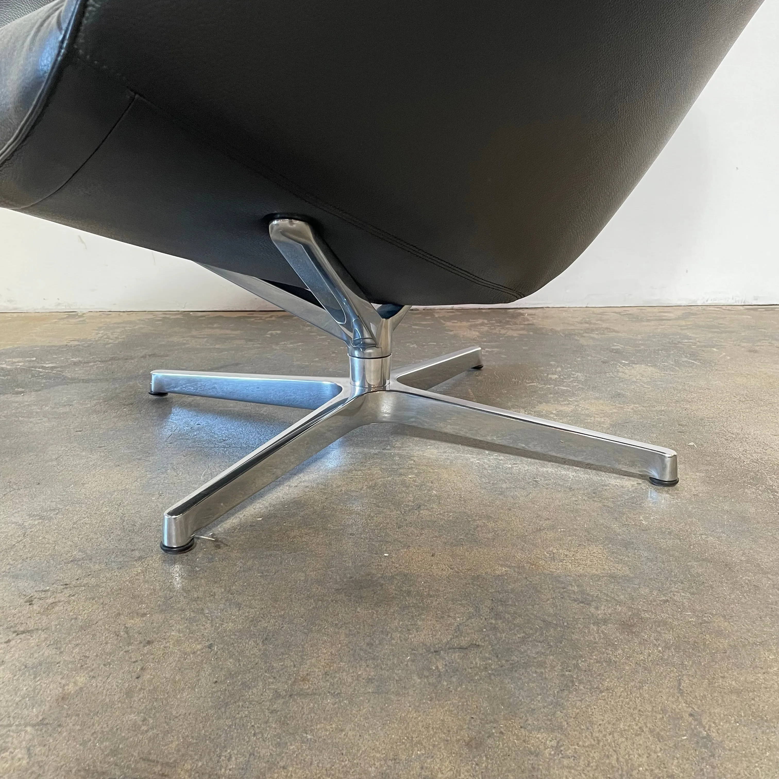 Onsa Armchair & footstool
