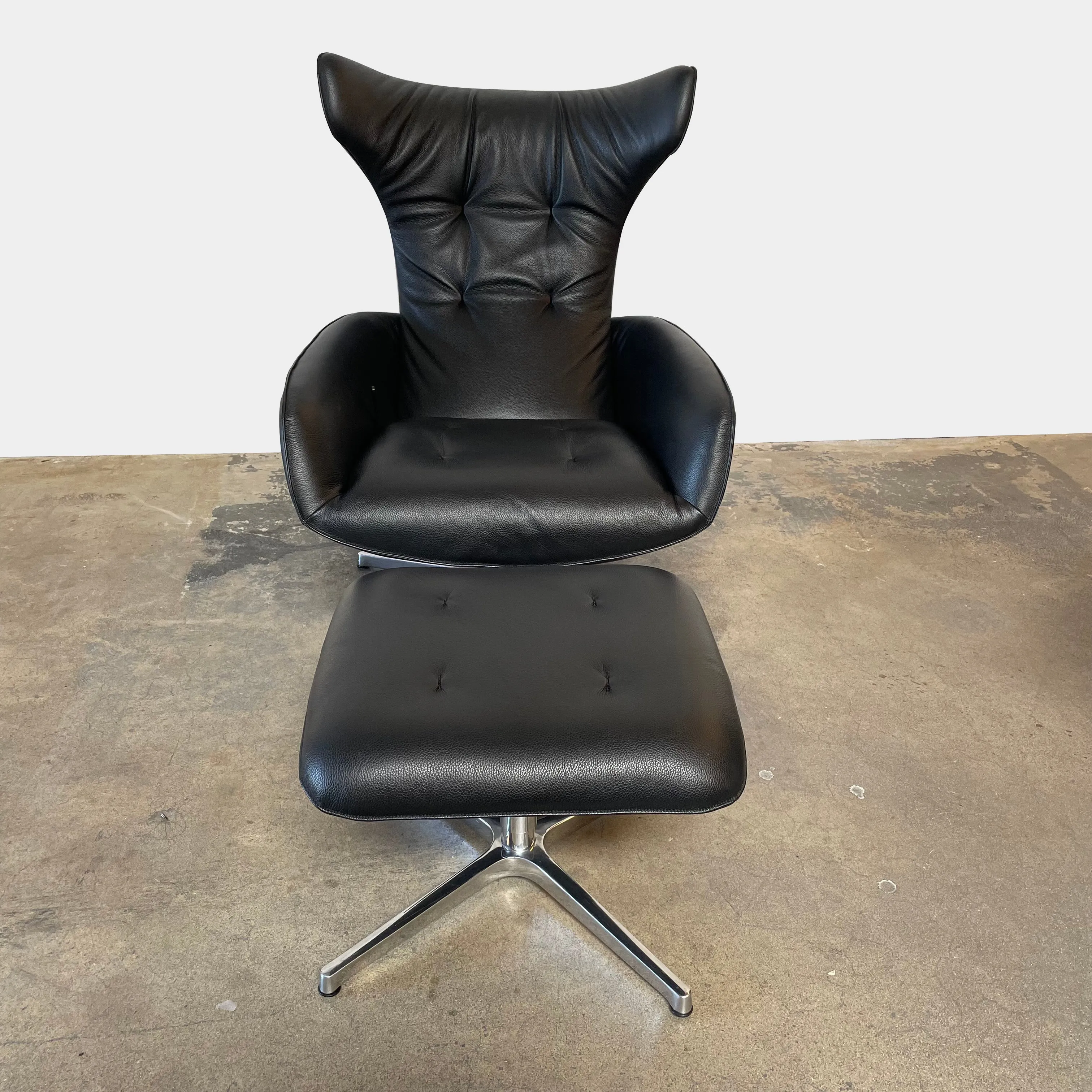Onsa Armchair & footstool