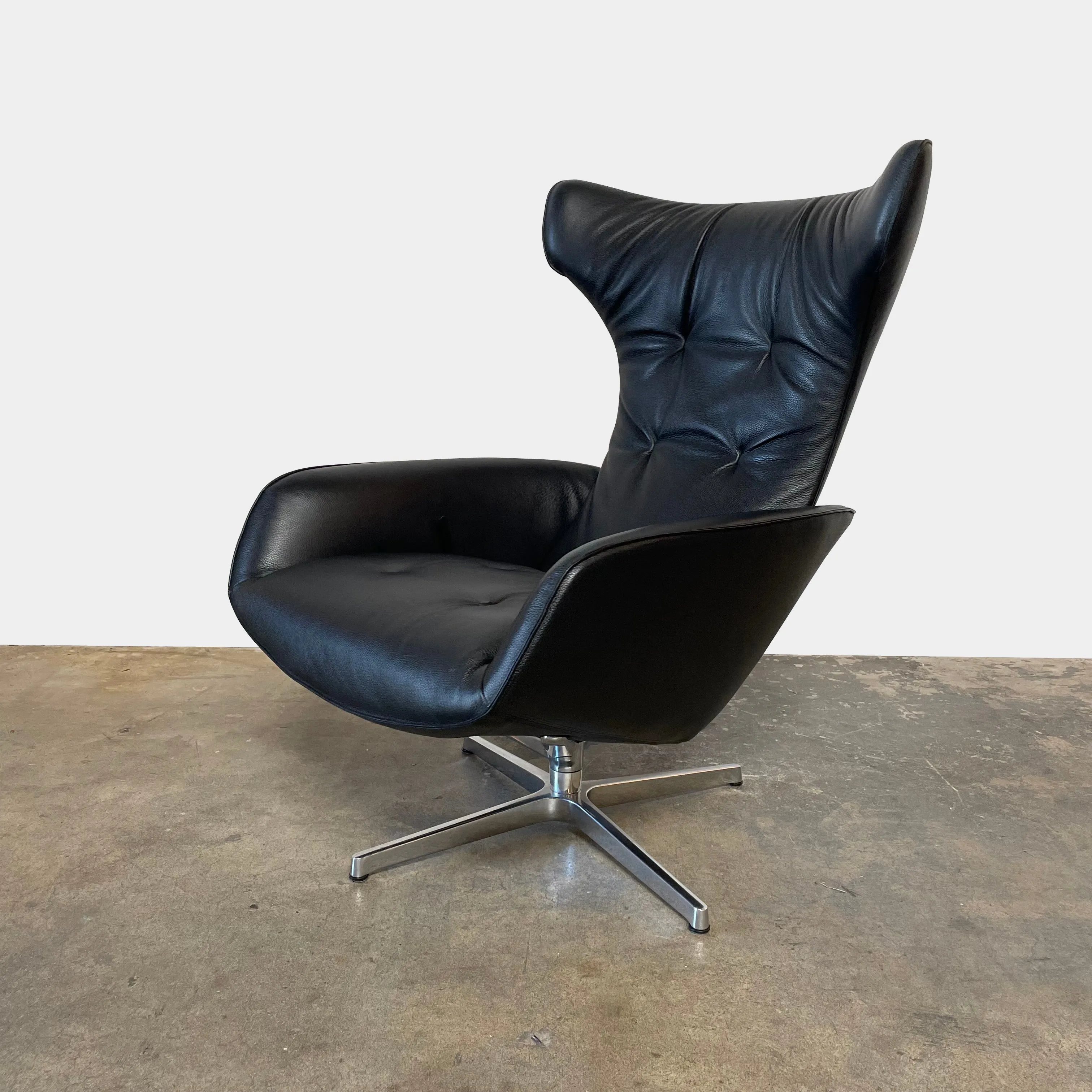 Onsa Armchair & footstool